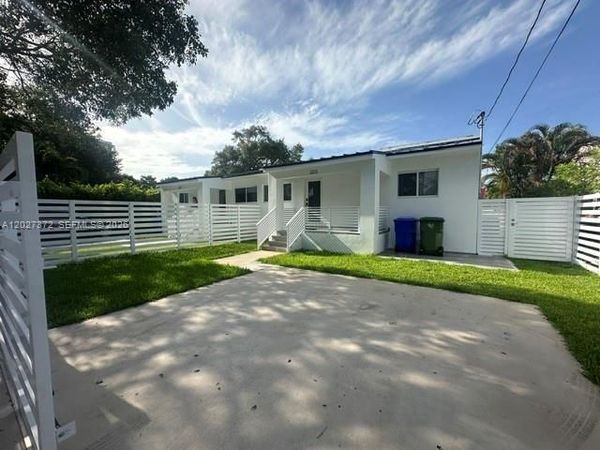 2814 SW 26th St, Unit 2814, Miami, FL 33133