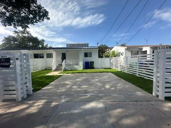 2814 SW 26th St, Unit 2814, Miami, FL 33133