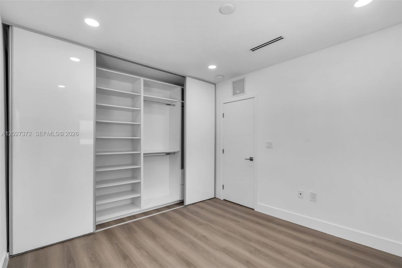 2814 SW 26th St, Unit 2814, Miami, FL 33133 Photo