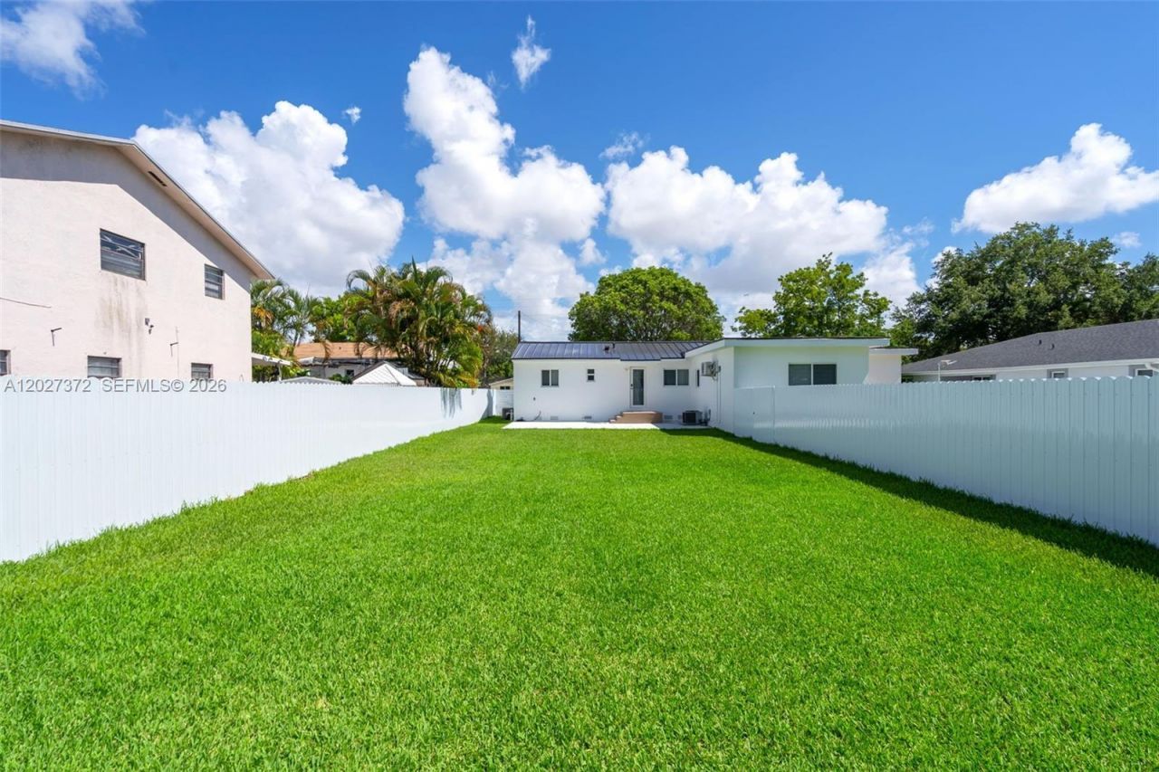 2814 SW 26th St, Unit 2814, Miami, FL 33133 Photo