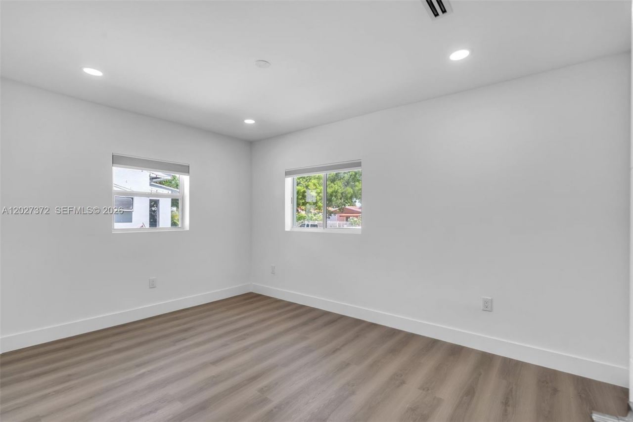 2814 SW 26th St, Unit 2814, Miami, FL 33133 Photo