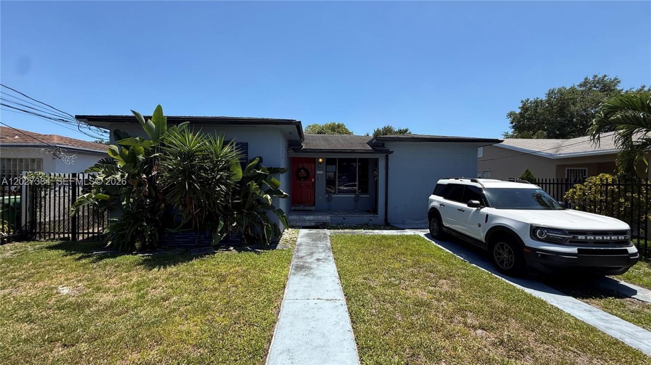 3332 NW 51st St , Miami, FL 33142 Photo