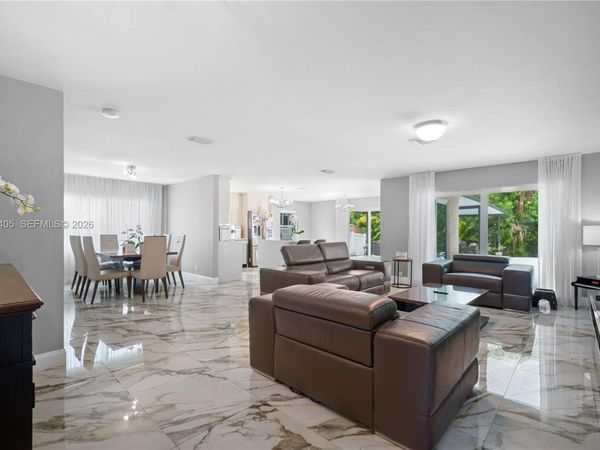 4180 NW 103rd Dr, Coral Springs, FL 33065