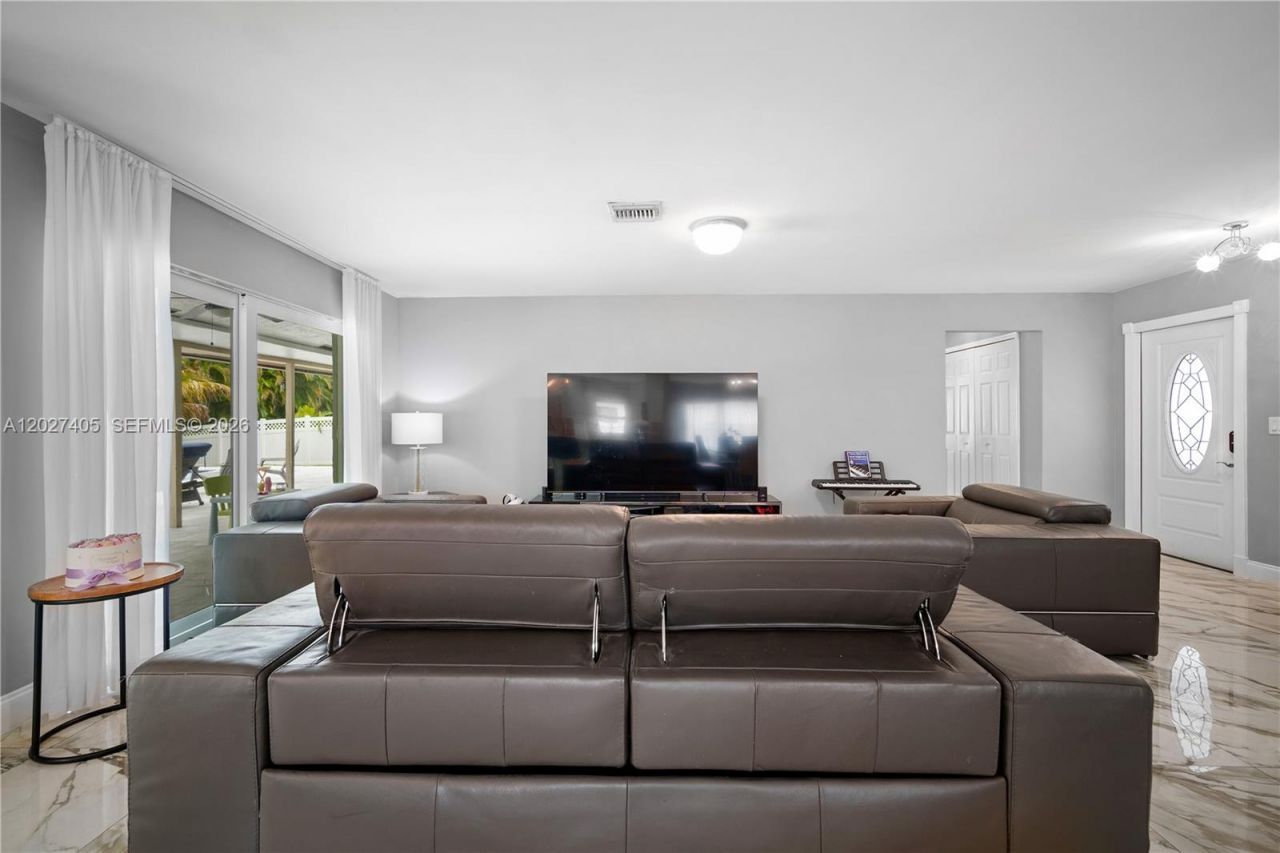 4180 NW 103rd Dr, Coral Springs, FL 33065 Photo
