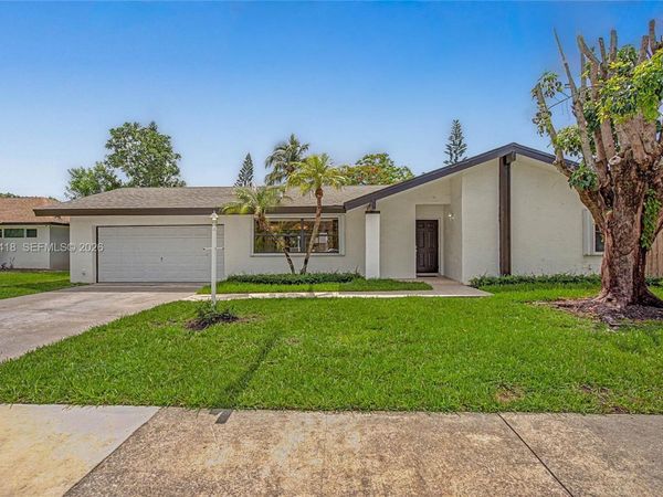 10711 SW 116th Ave, Miami, FL 33176