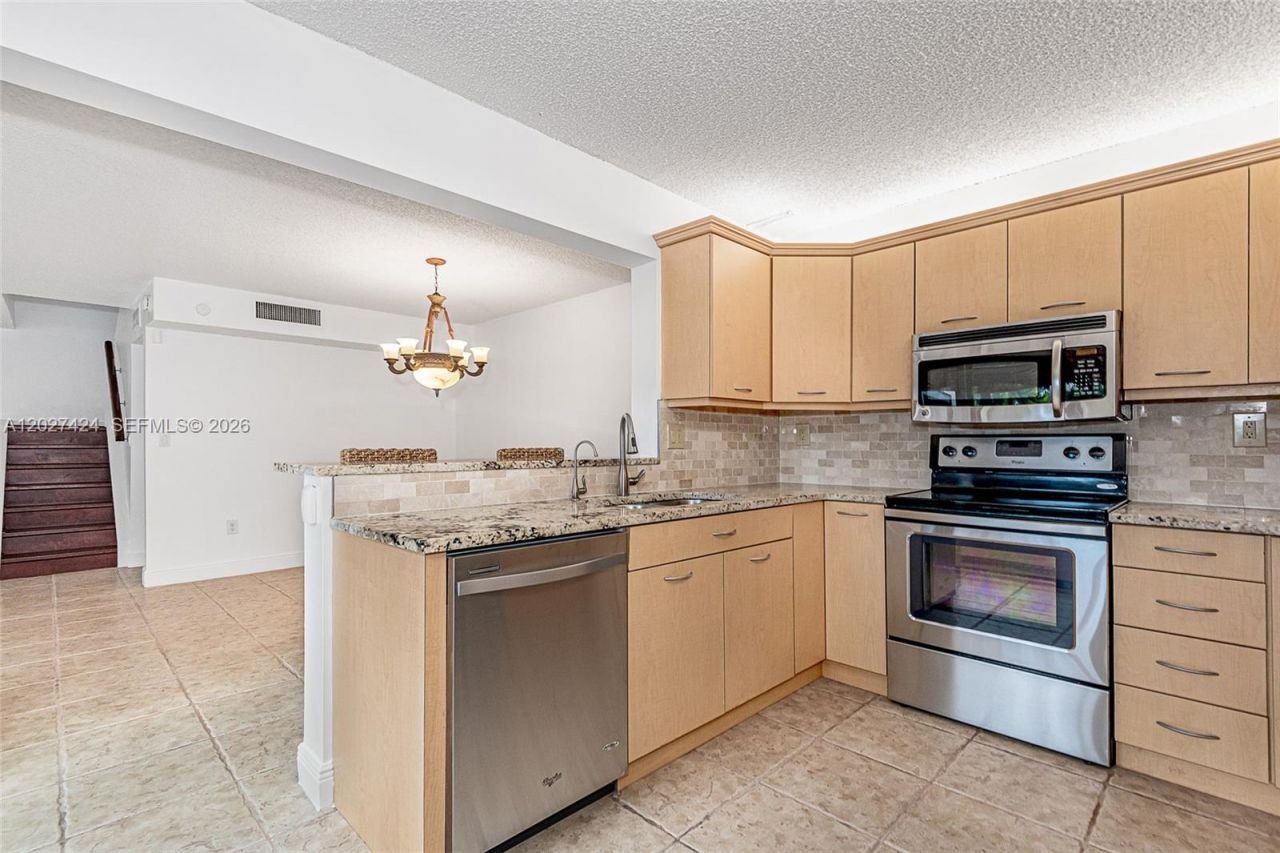 4700 SW 67th Ave, Unit P8, Miami, FL 33155 Photo
