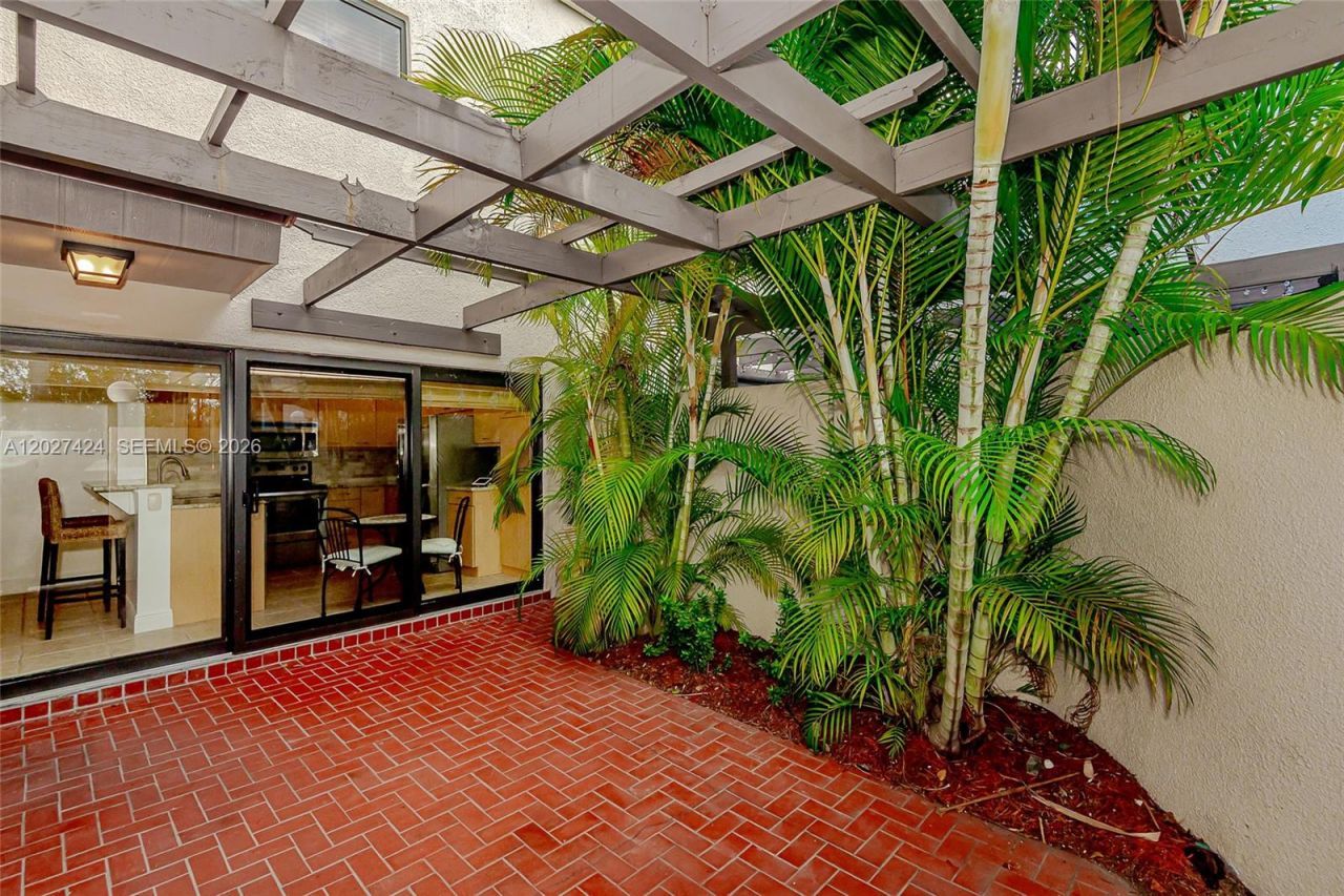 4700 SW 67th Ave, Unit P8, Miami, FL 33155 Photo