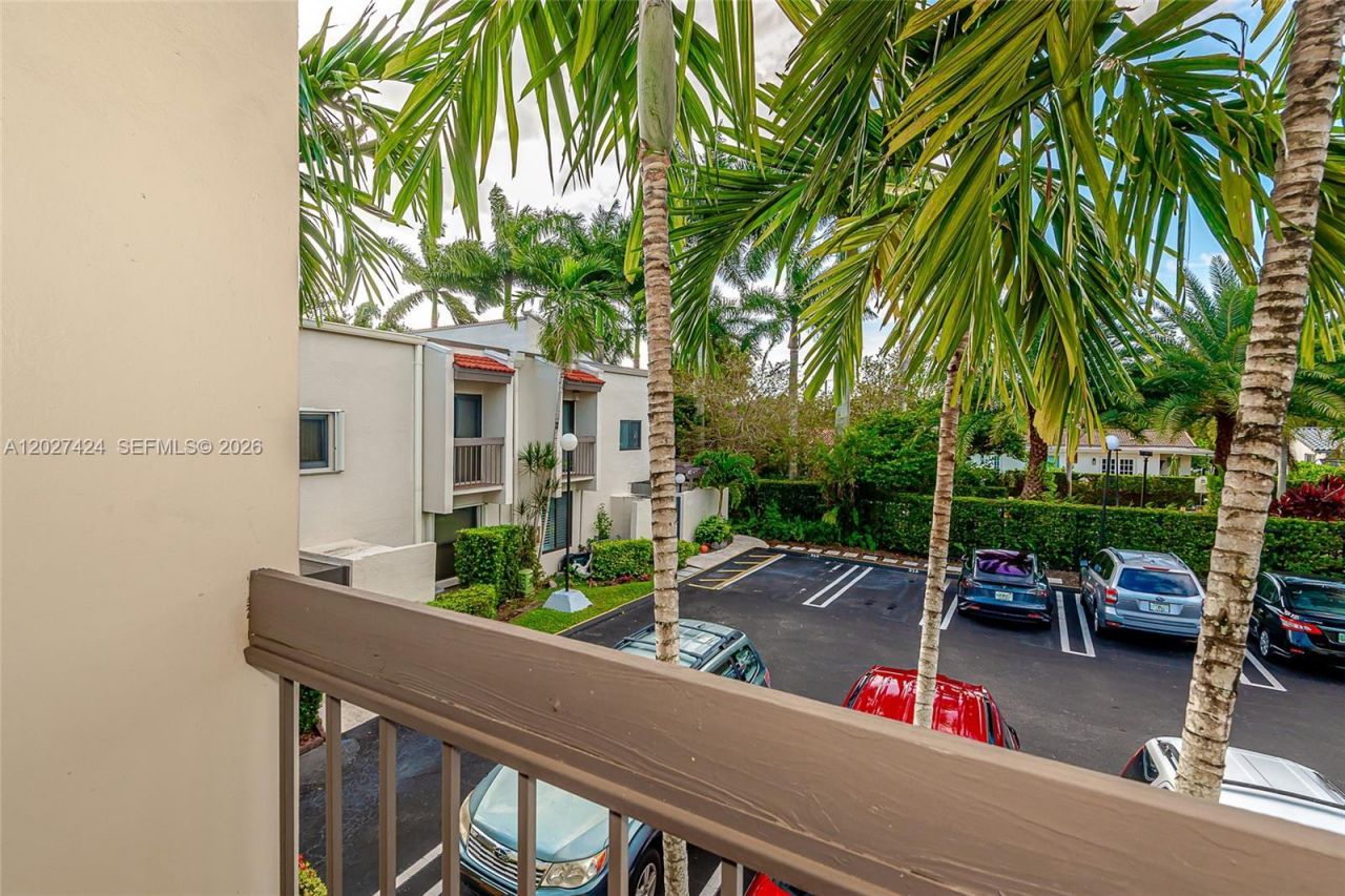 4700 SW 67th Ave, Unit P8, Miami, FL 33155 Photo