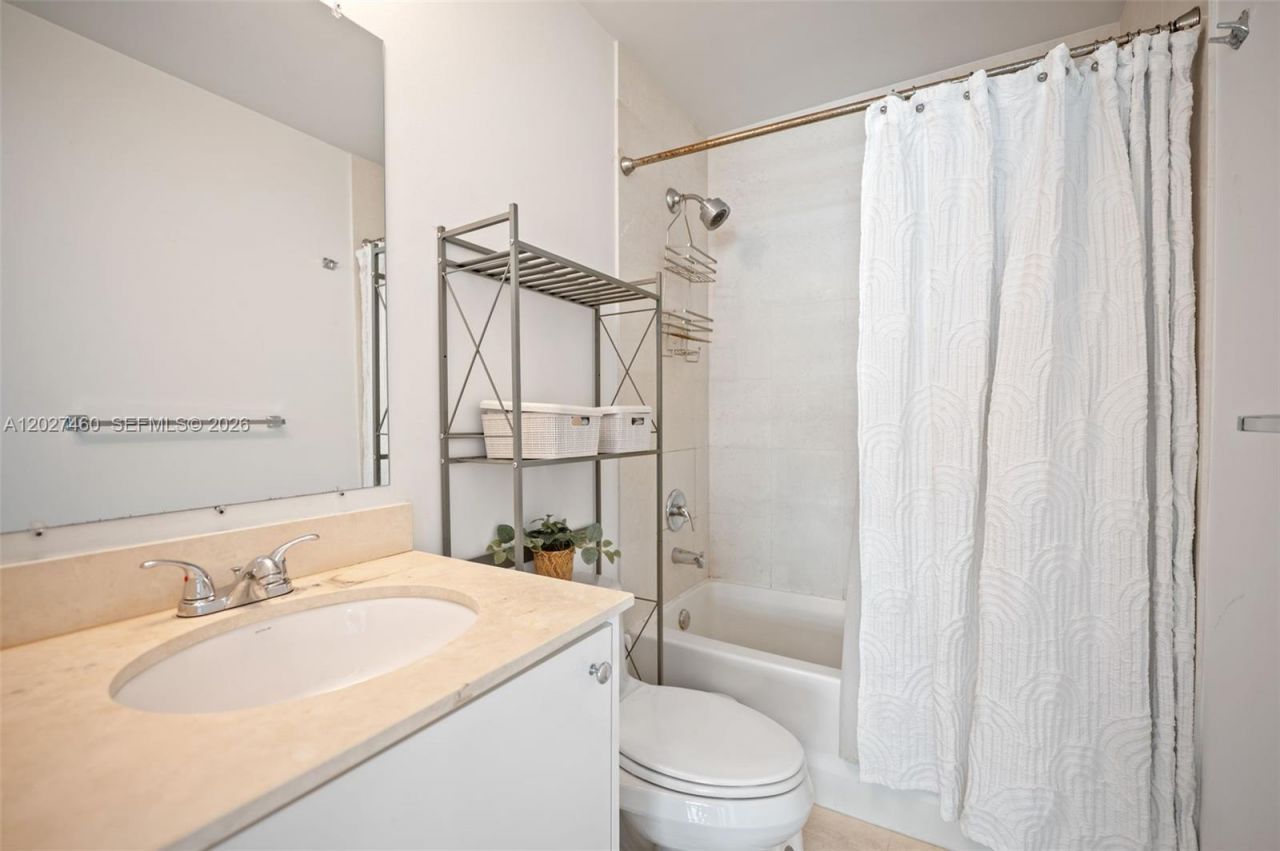 60 SW 13th St , Unit 4408, Miami, FL 33130 Photo
