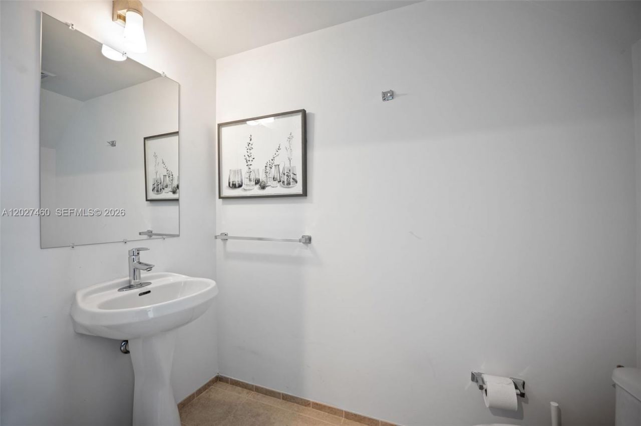 60 SW 13th St , Unit 4408, Miami, FL 33130 Photo