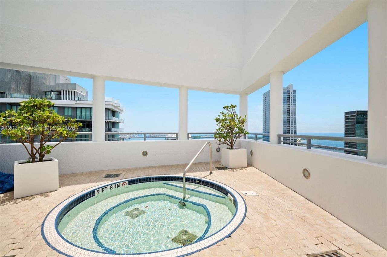 60 SW 13th St , Unit 4408, Miami, FL 33130 Photo