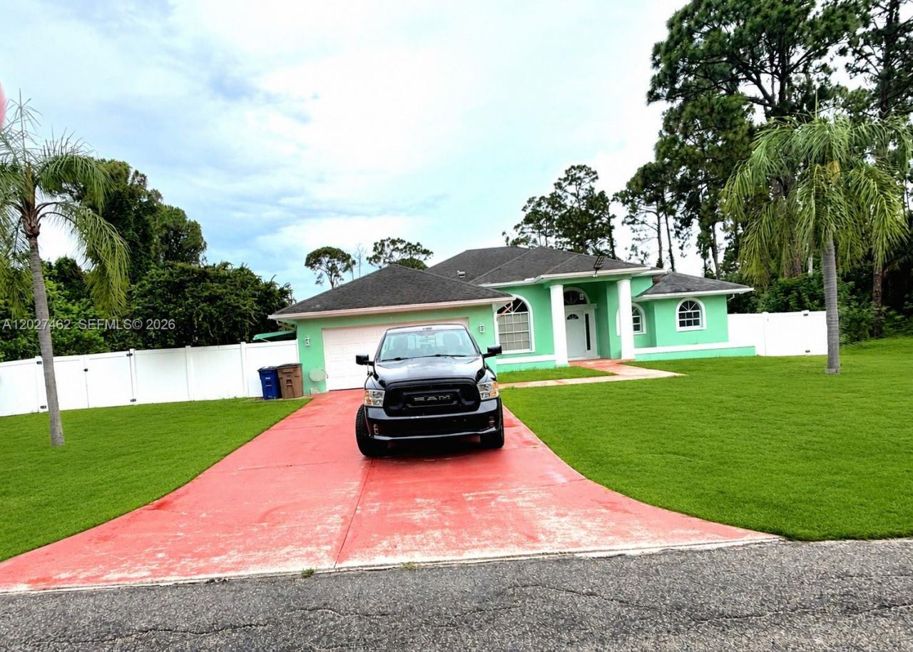 811 Jefferson Ave, Lehigh Acres, FL 33936 Photo