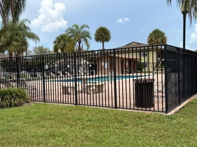 10054 Winding Lake Rd, Unit 201, Sunrise, FL 33351 Photo