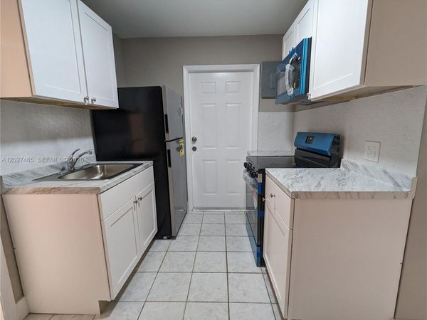 987 NE 131st , Unit 4, North Miami, FL 33161