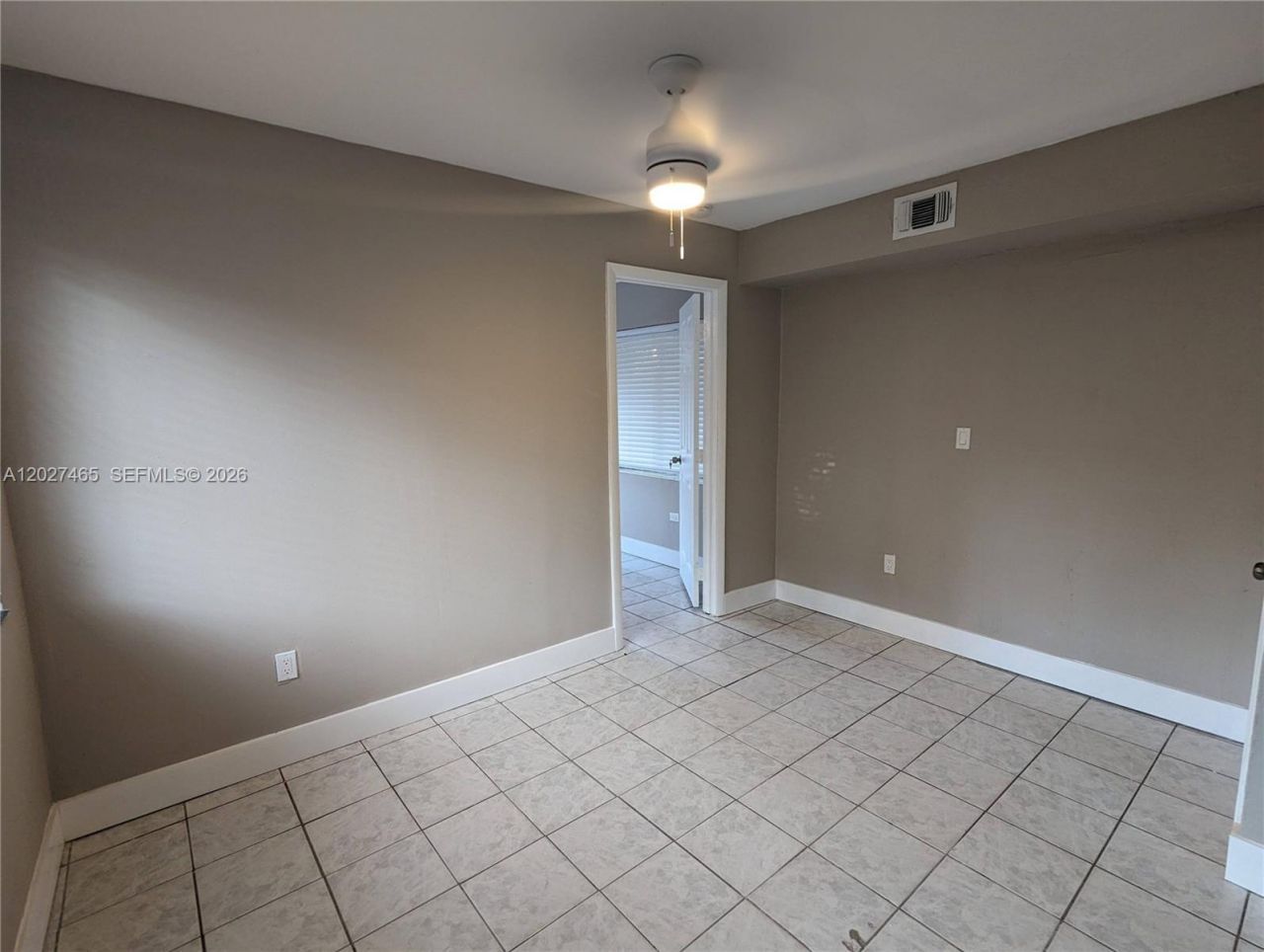 987 NE 131st , Unit 4, North Miami, FL 33161 Photo