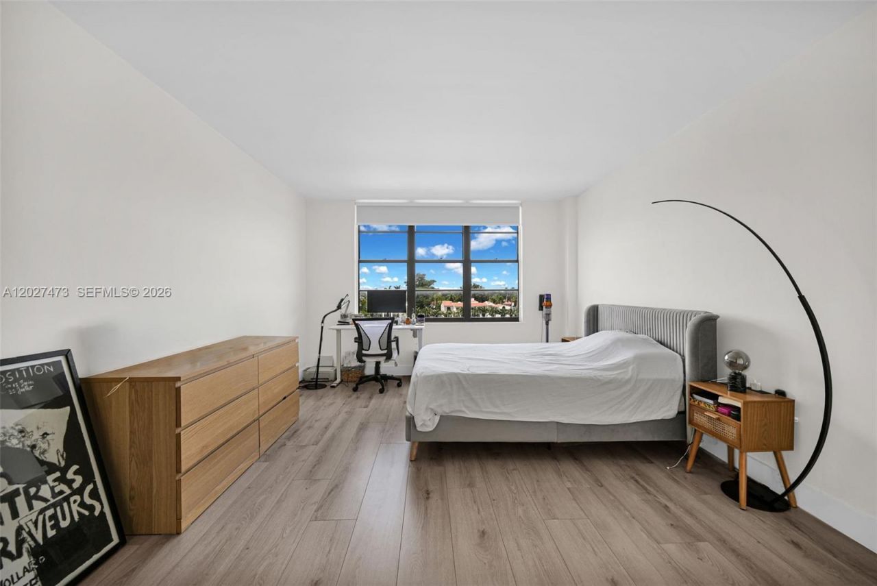 5700 Collins Ave , Unit 5J, Miami Beach, FL 33140 Photo