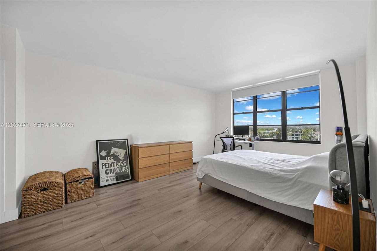 5700 Collins Ave , Unit 5J, Miami Beach, FL 33140 Photo