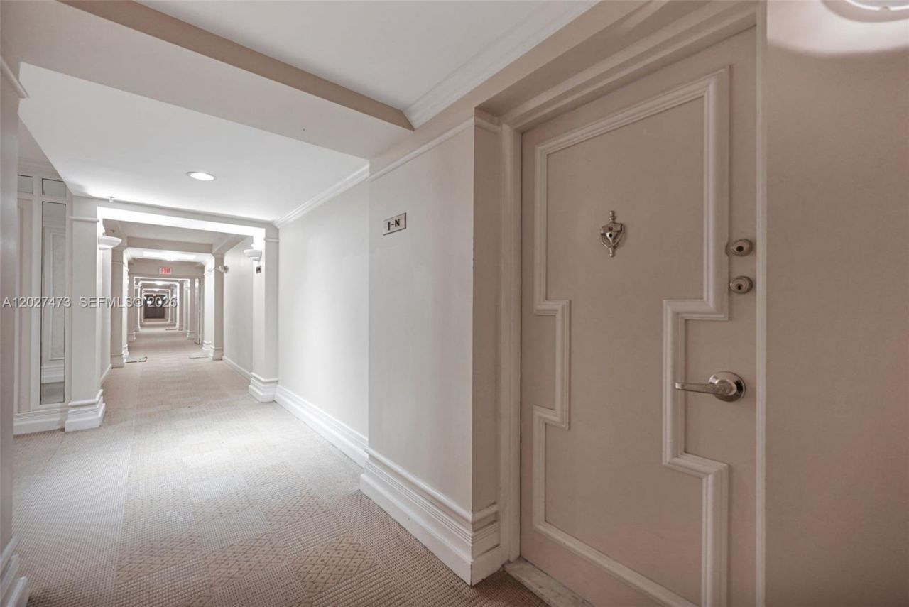 5700 Collins Ave , Unit 5J, Miami Beach, FL 33140 Photo