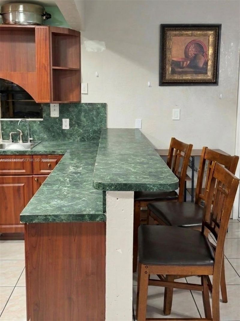 1300 NE 203rd St , Miami, FL 33179 Photo