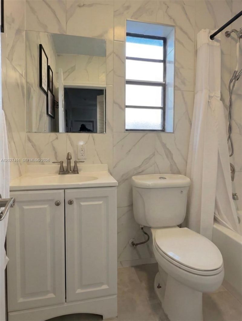 1300 NE 203rd St , Miami, FL 33179 Photo