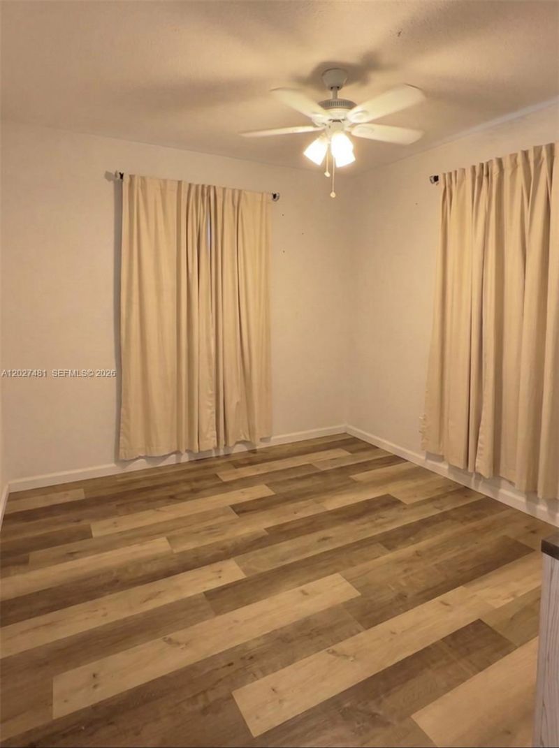1300 NE 203rd St , Miami, FL 33179 Photo