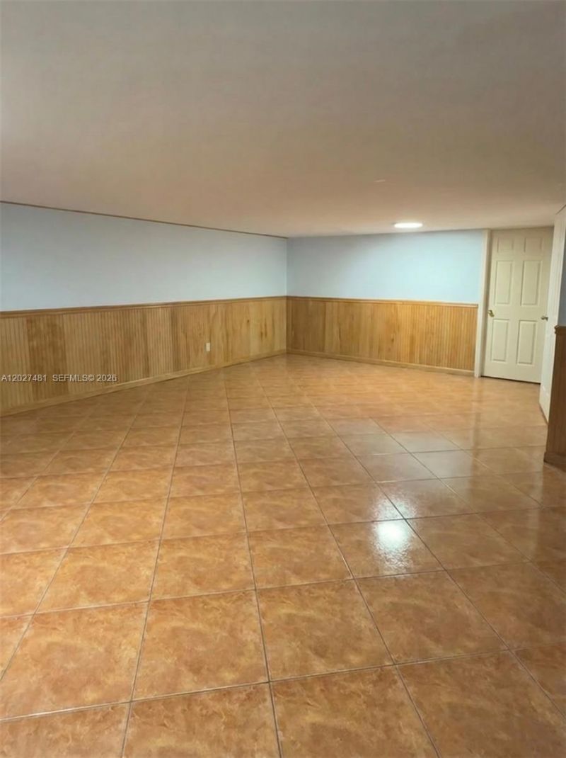 1300 NE 203rd St , Miami, FL 33179 Photo