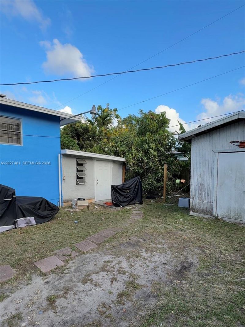 1300 NE 203rd St , Miami, FL 33179 Photo
