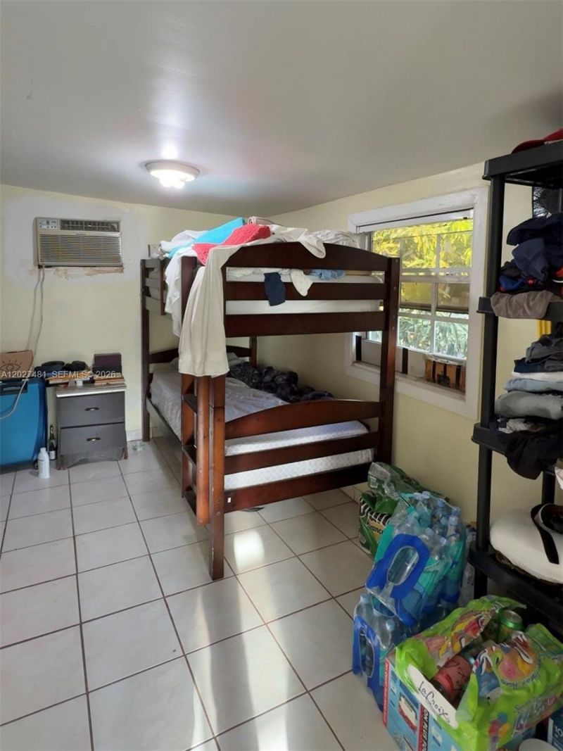 1300 NE 203rd St , Miami, FL 33179 Photo