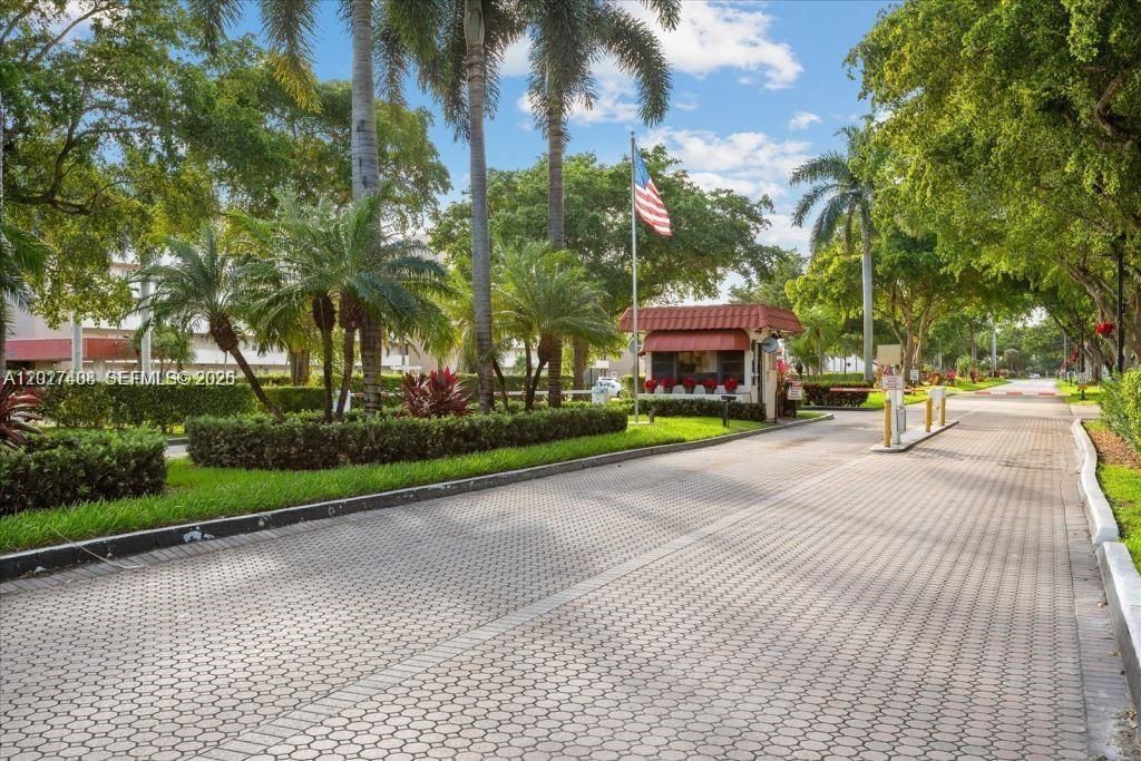 700 S Hollybrook Dr , Unit 207, Pembroke Pines, FL 33025 Photo