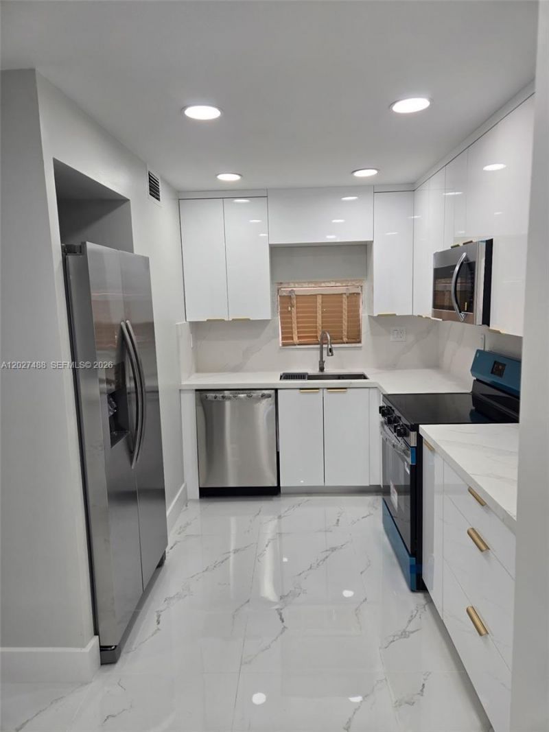 700 S Hollybrook Dr , Unit 207, Pembroke Pines, FL 33025 Photo