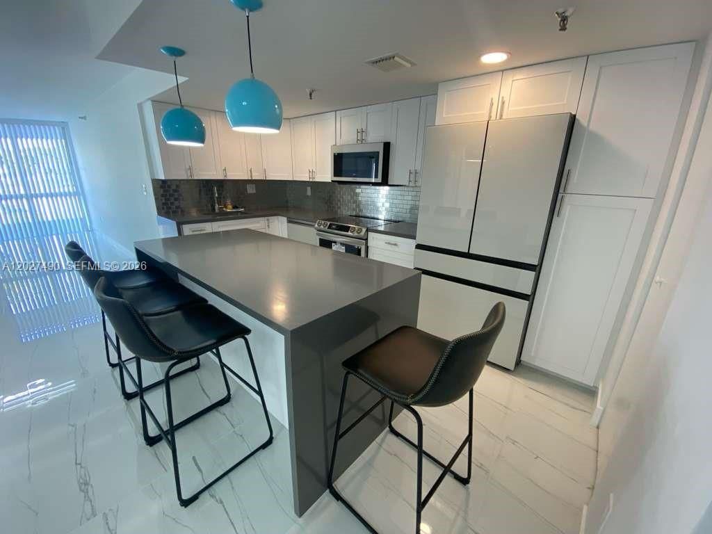 7832 Collins Ave , Unit 201, Miami Beach, FL 33141 Photo