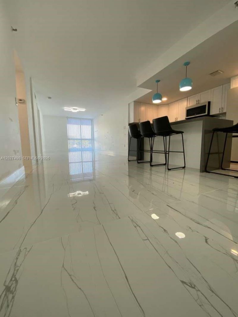 7832 Collins Ave , Unit 201, Miami Beach, FL 33141 Photo