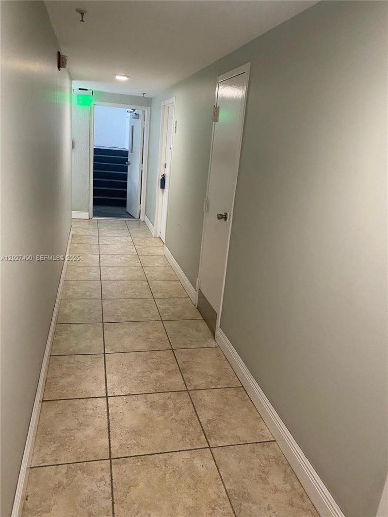 7832 Collins Ave , Unit 201, Miami Beach, FL 33141 Photo