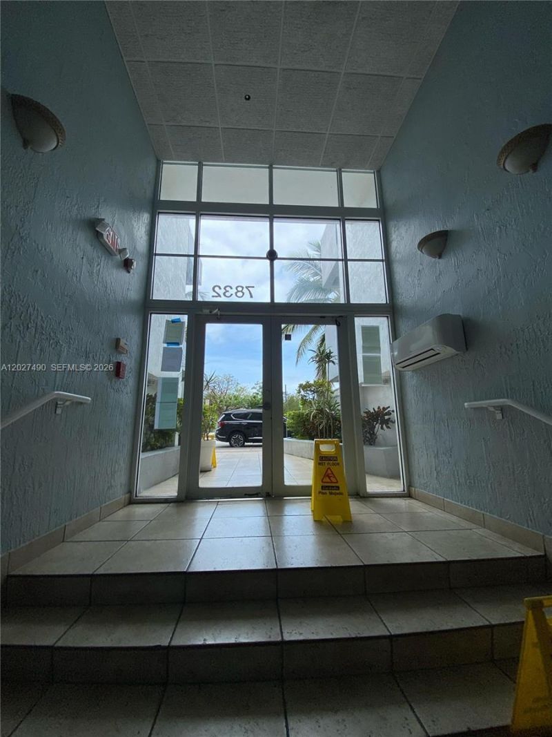 7832 Collins Ave , Unit 201, Miami Beach, FL 33141 Photo
