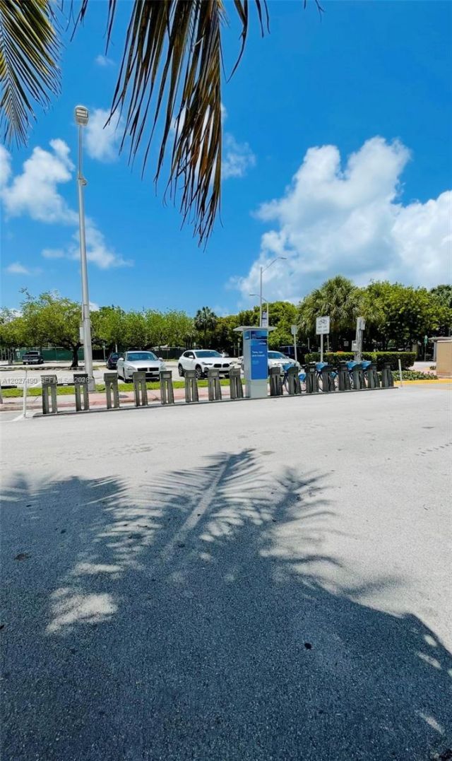 7832 Collins Ave , Unit 201, Miami Beach, FL 33141 Photo