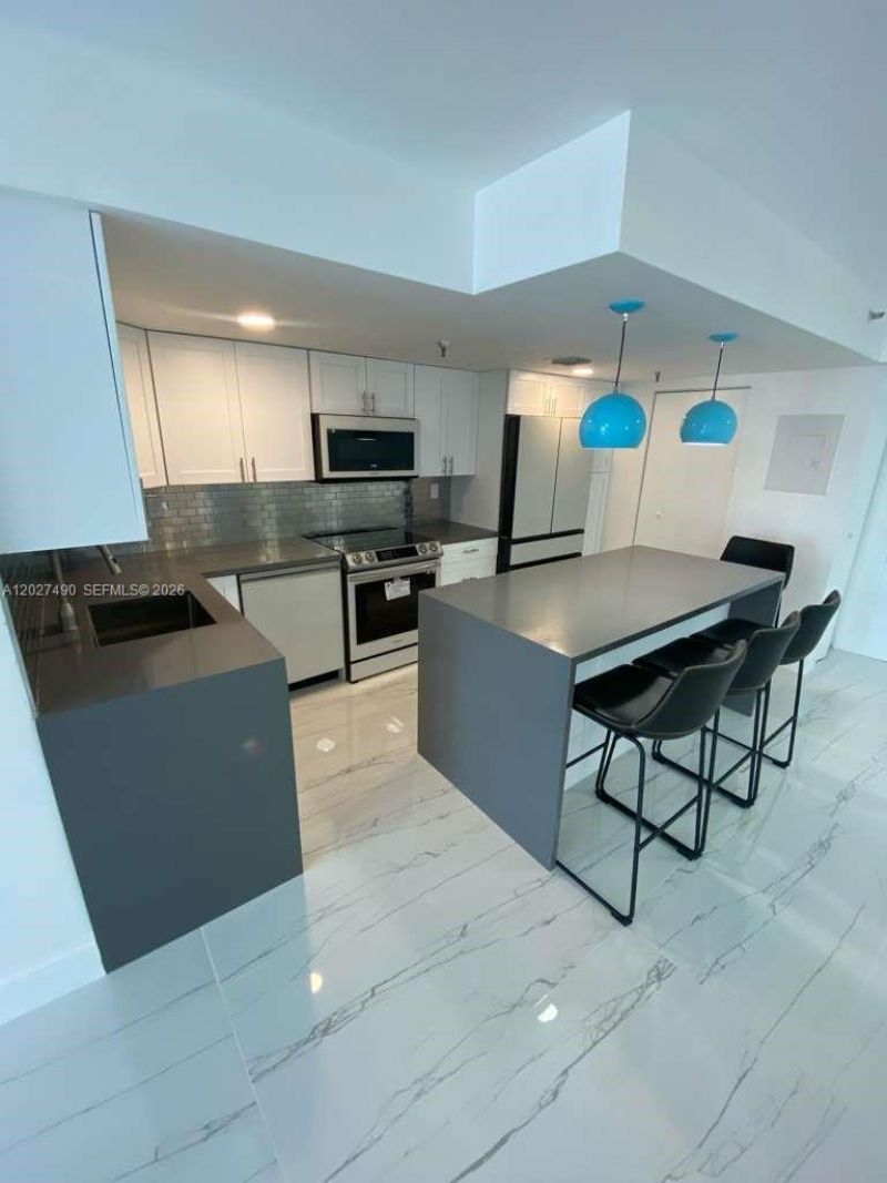 7832 Collins Ave , Unit 201, Miami Beach, FL 33141 Photo