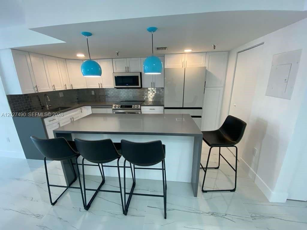 7832 Collins Ave , Unit 201, Miami Beach, FL 33141 Photo