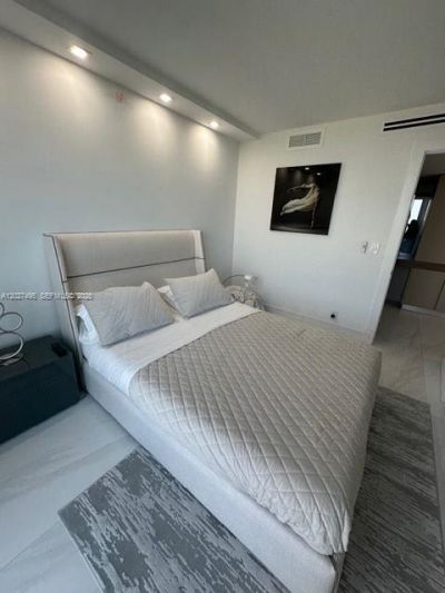19707 Turnberry Way , Unit 23J, Aventura, FL 33180 Photo