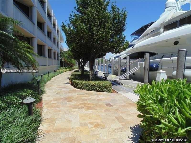 19707 Turnberry Way , Unit 23J, Aventura, FL 33180 Photo