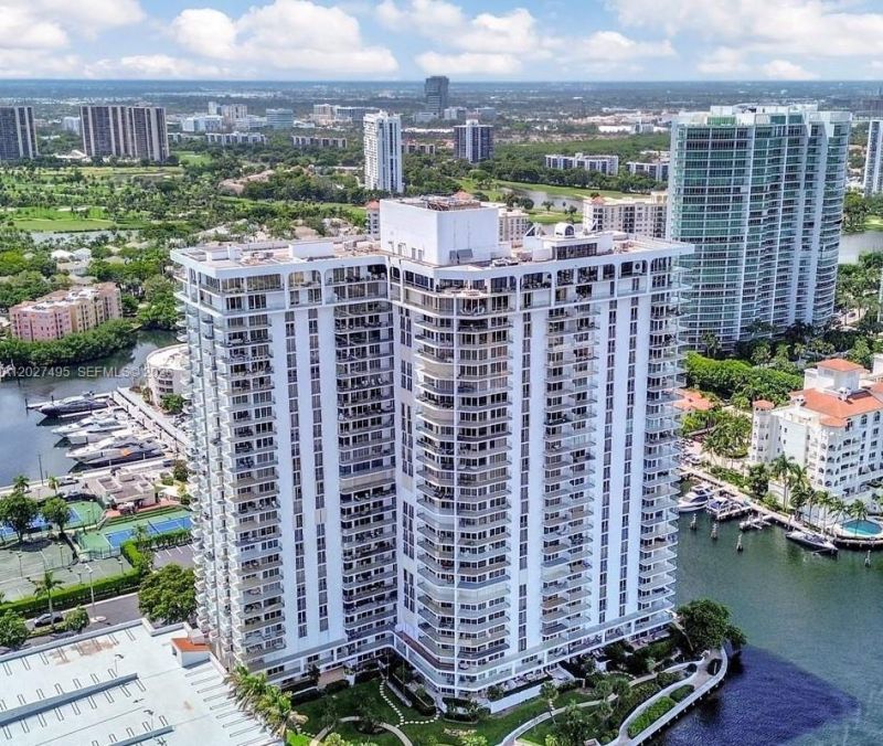 19707 Turnberry Way , Unit 23J, Aventura, FL 33180 Photo