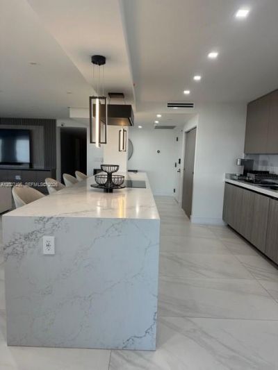 19707 Turnberry Way , Unit 23J, Aventura, FL 33180 Photo