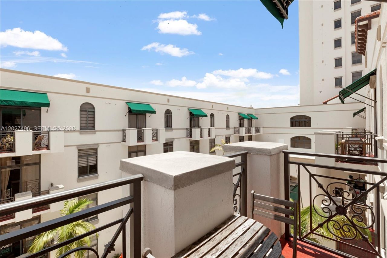 1805 Ponce De Leon Blvd, Unit 818, Coral Gables, FL 33134 Photo