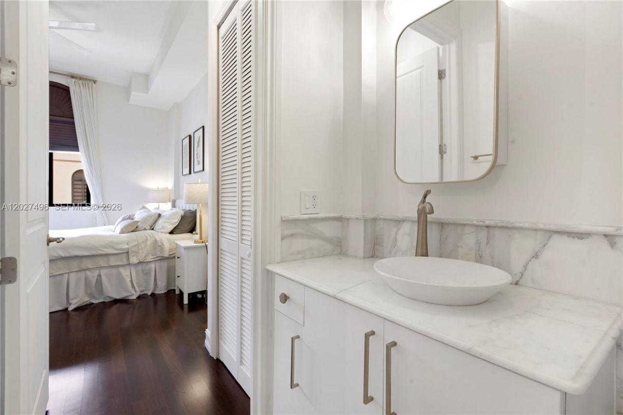 1805 Ponce De Leon Blvd, Unit 818, Coral Gables, FL 33134 Photo