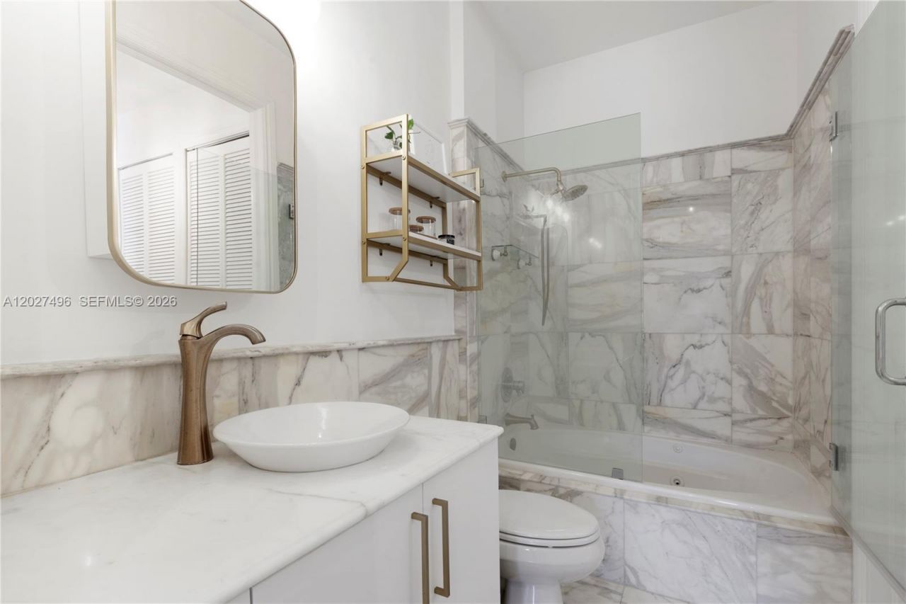 1805 Ponce De Leon Blvd, Unit 818, Coral Gables, FL 33134 Photo