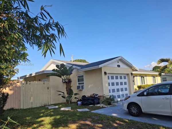 1800 Pinehurst Dr , Unit 1, West Palm Beach, FL 33407