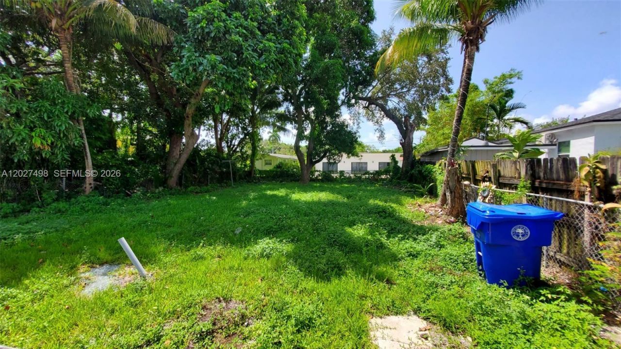 560 NW 53rd St , Miami, FL 33127 Photo
