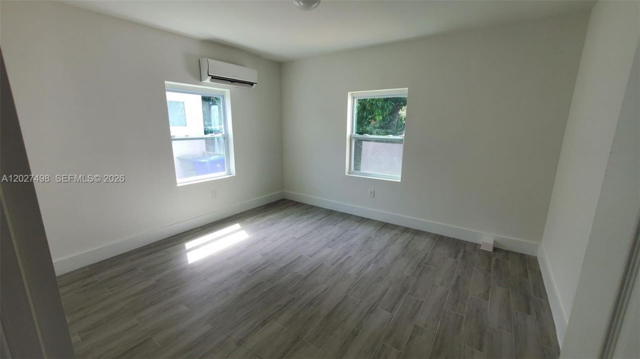 560 NW 53rd St , Miami, FL 33127 Photo
