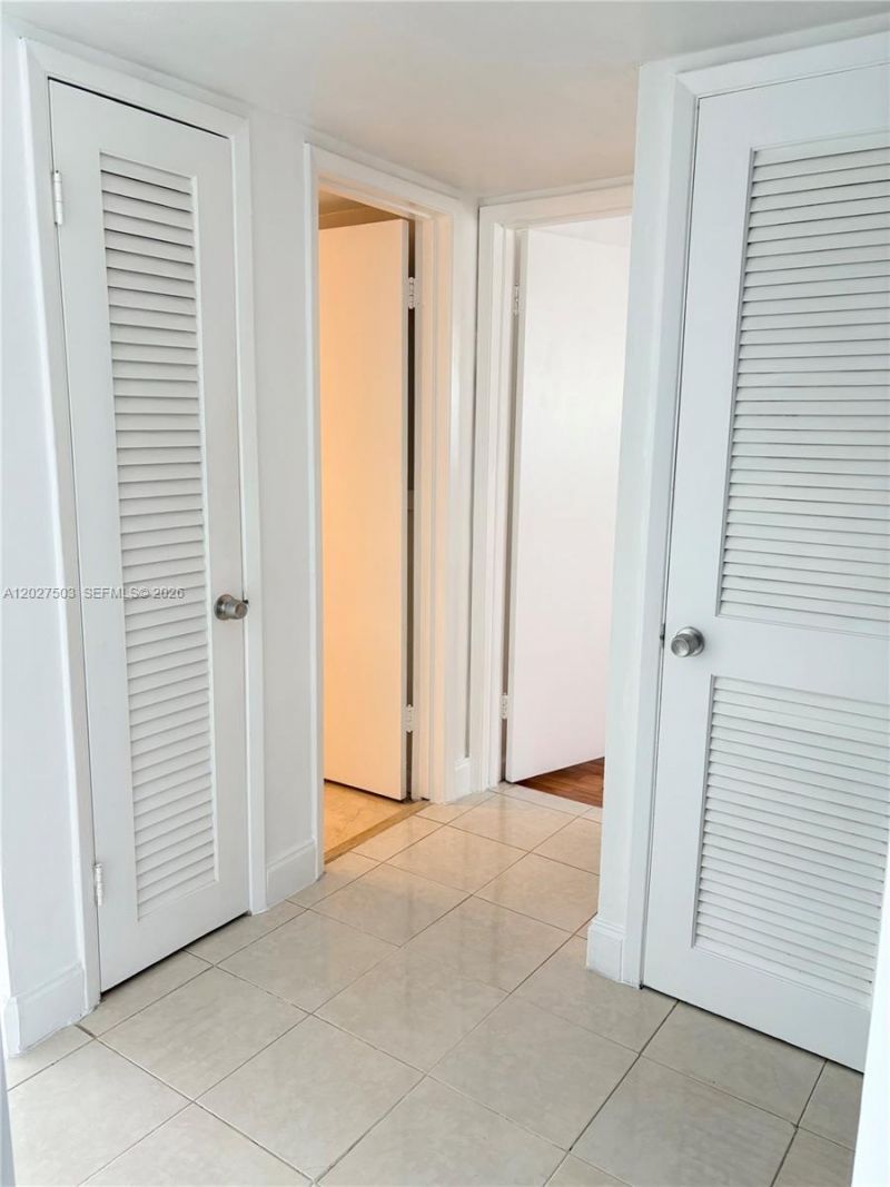18900 NE 14th Ave , Unit D302, Miami, FL 33179 Photo