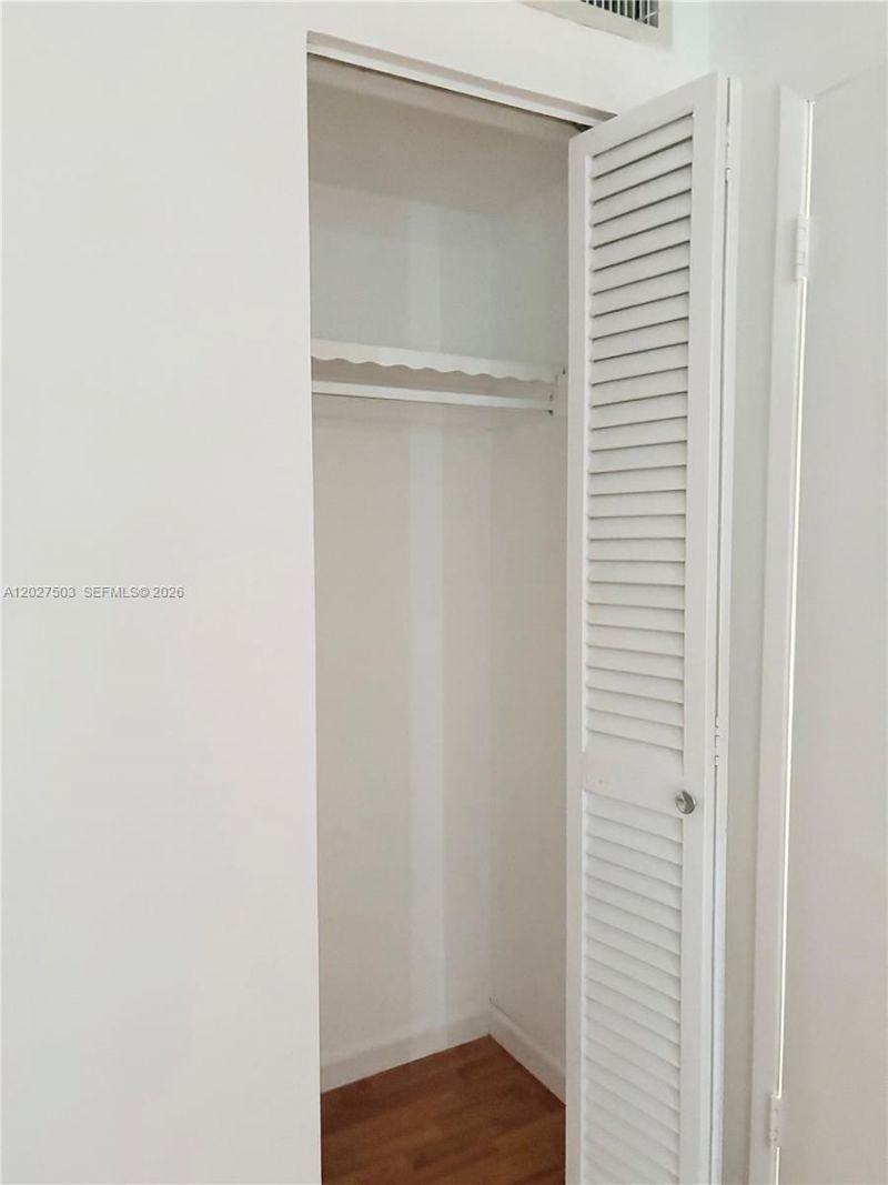 18900 NE 14th Ave , Unit D302, Miami, FL 33179 Photo