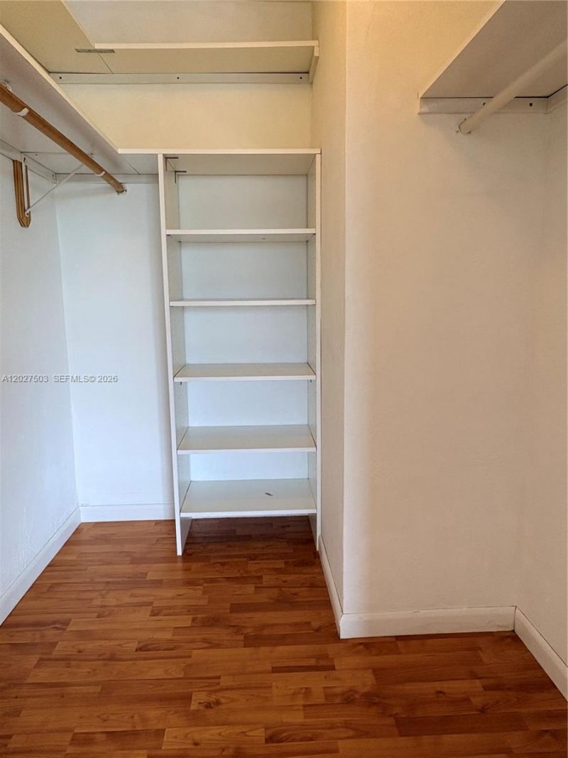18900 NE 14th Ave , Unit D302, Miami, FL 33179 Photo